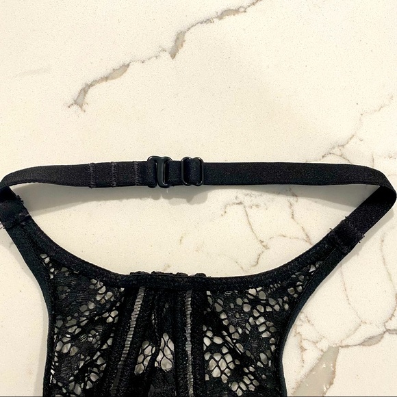 Victoria’s Secret Halter Bralette (Size S/P) 🌹 - Picture 5 of 11